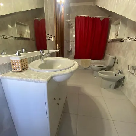 Atico Con Vistas Y Aparcamiento Gratuito Apartment *